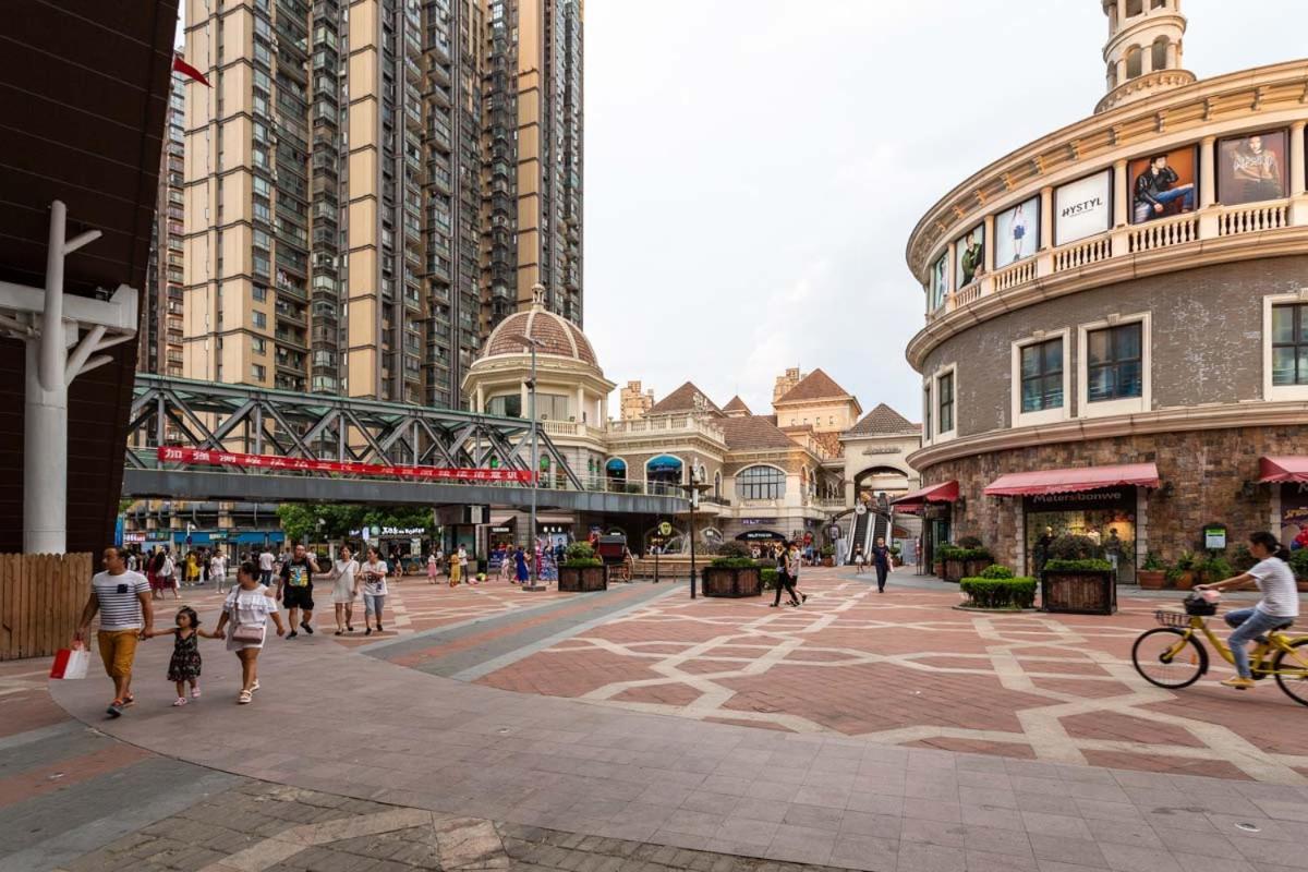 Wuhan Hongshan-Guanggu Square- Locals Apartment 00157650 المظهر الخارجي الصورة