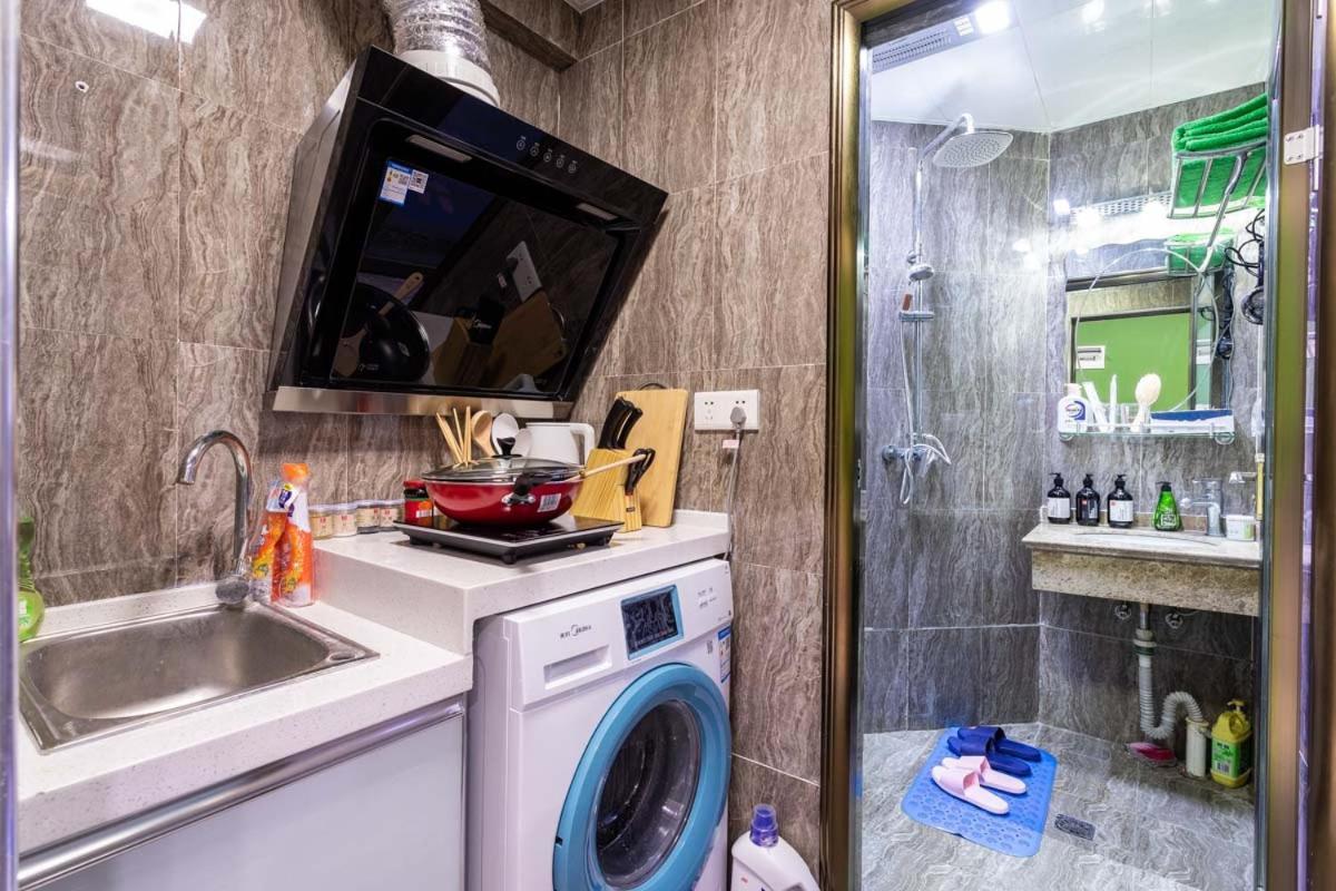 Wuhan Hongshan-Guanggu Square- Locals Apartment 00157650 المظهر الخارجي الصورة